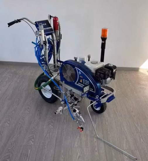 Ручная лазерная стяжка дорог. Холодноструйное распыление. Рисование линий. Распыление. Покраска дорожных линий. Маркировка. Распыление краски. Дорожно-строительная машина.